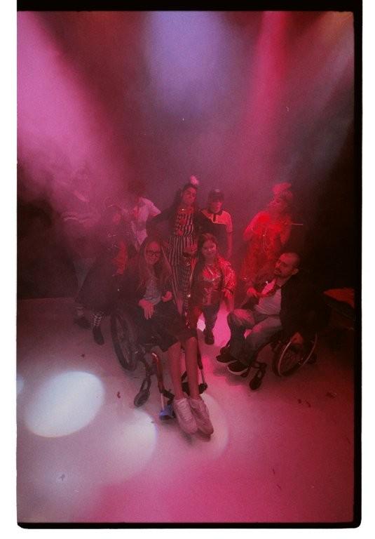 TEATRELLI prezinta o serie de evenimente desfășurate în jurul premierei „Supernormali / Supernormales” de Esther F. Carrodeguas 18978800