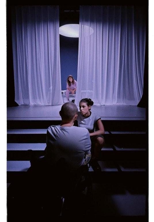 TEATRELLI prezinta o serie de evenimente desfășurate în jurul premierei „Supernormali / Supernormales” de Esther F. Carrodeguas 18978802