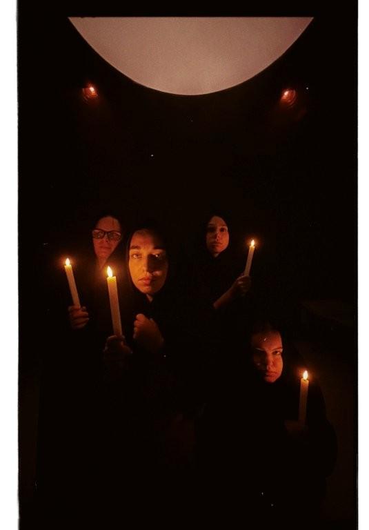 TEATRELLI prezinta o serie de evenimente desfășurate în jurul premierei „Supernormali / Supernormales” de Esther F. Carrodeguas 18978806