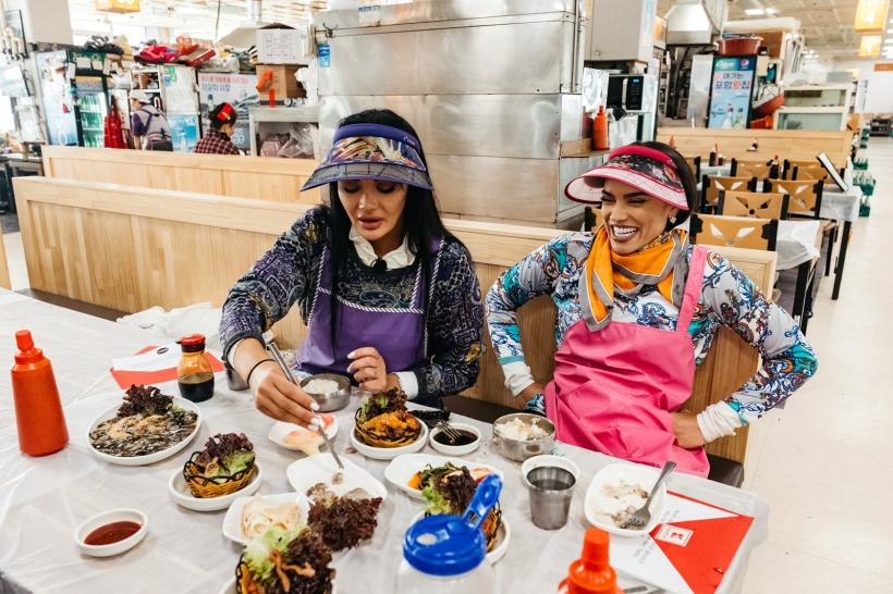 Cea mai grea masă servită vreodată concurenților din Asia Express. Competiția se mută în Coreea de Sud, diseară, de la 20.00, la Antena 1 18979021