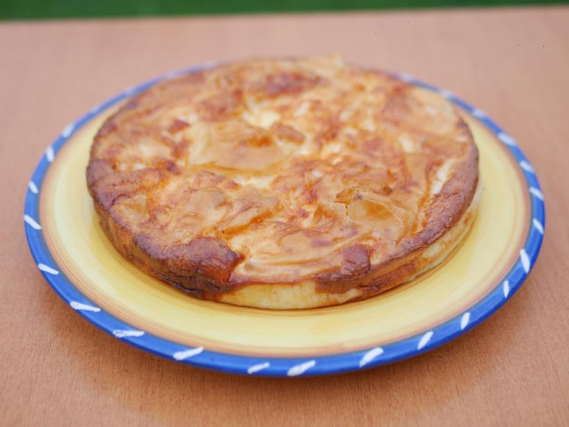 Rețete de toamnă. Cum prepari plăcintă cu varză călită și aluat fraged