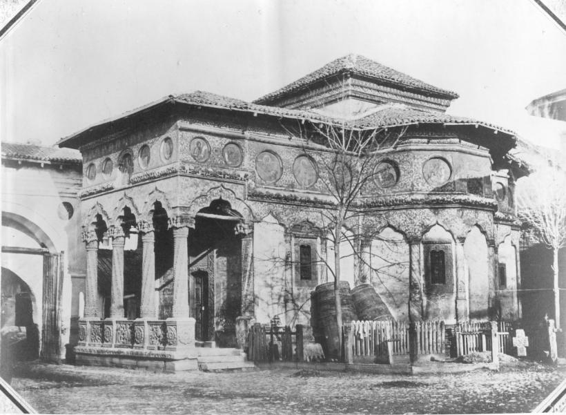 Cum s-a înălțat în limba română cuvântul „catedrală” 18978994