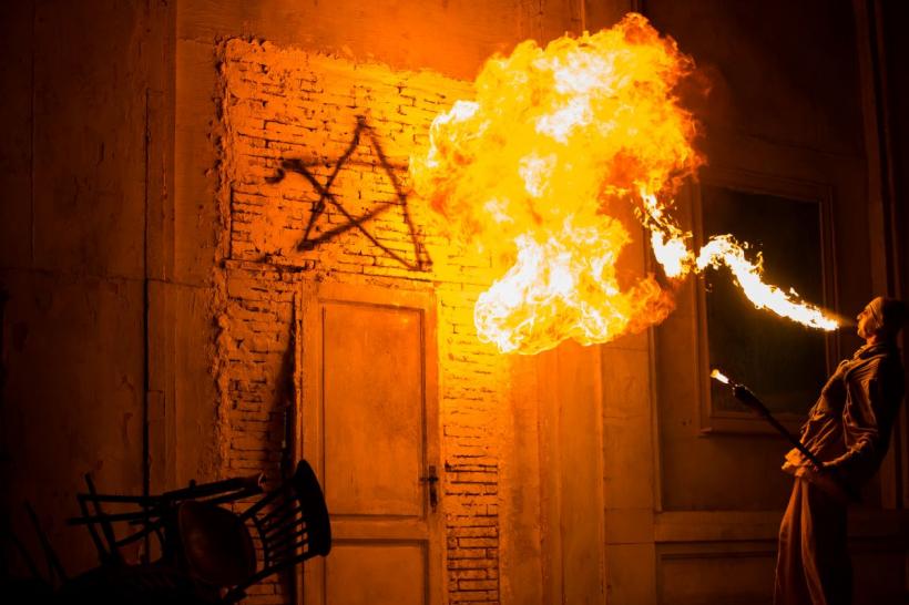 Reprezentaţia 300 a spectacolului „Faust” a fost celebrată cu o serie de momente de gală, invitaţi speciali şi vernisajul expoziţiei „Faust 300”