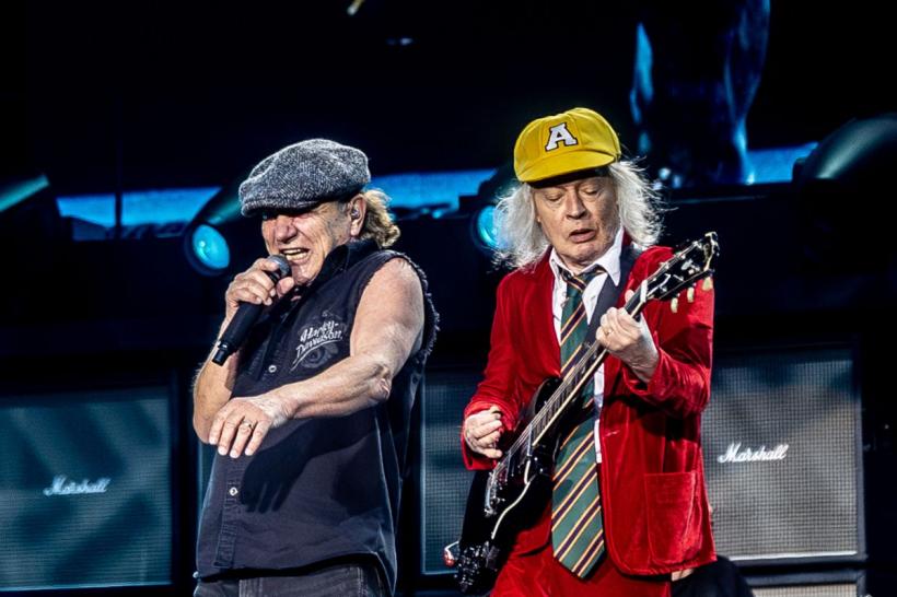 AC/DC pleacă în turneu! Membrii legendarei trupe au peste 70 de ani 