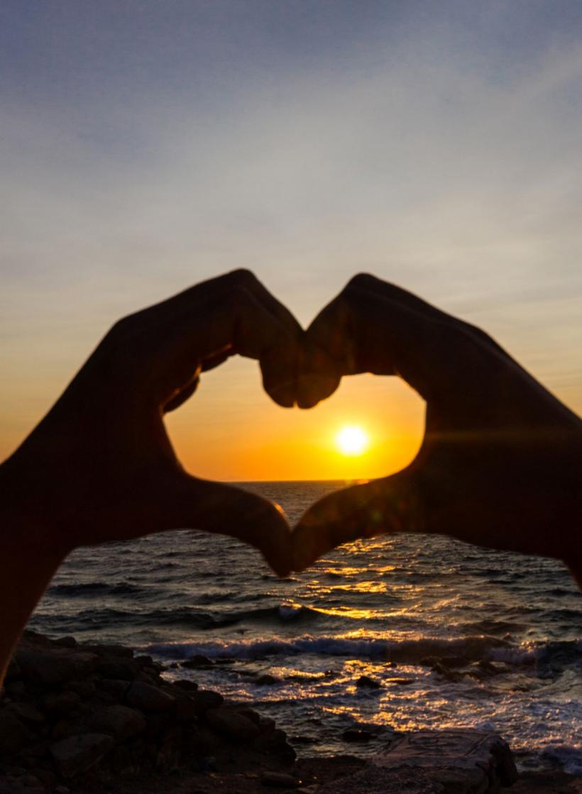 Așa cucerești orice zodie! Gestul romantic care îi va face inima să bată nebunește