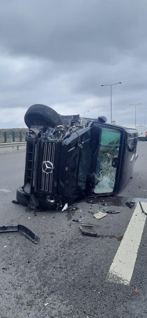 Accident grav pe autostrada A3: O mașină s-a răsturnat după ce a intrat în coliziune cu un alt autoturism