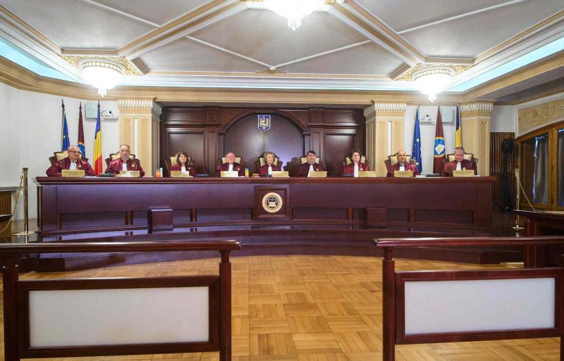 CCR ține în șah Guvernul și în legătură cu legea pensiilor private