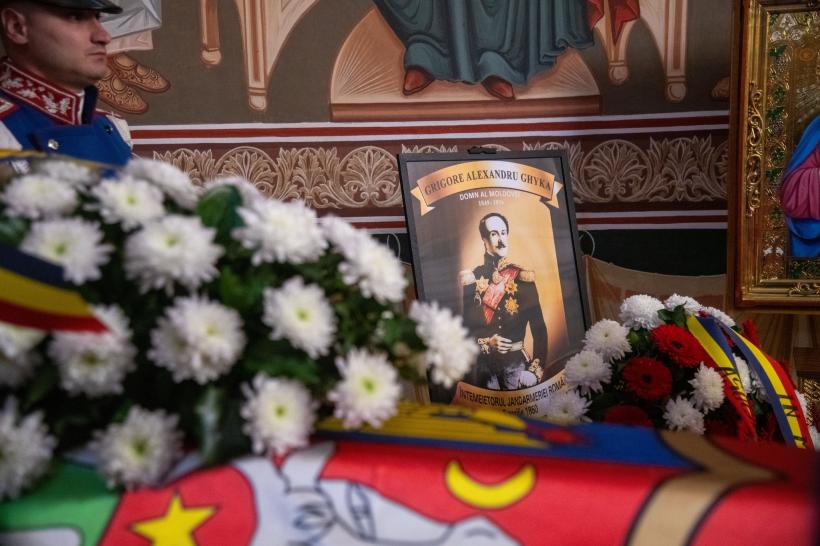 Sicriul cu rămășițele domnitorului Grigore Alexandru Ghyka - depus, duminică, la Cotroceni 18979980