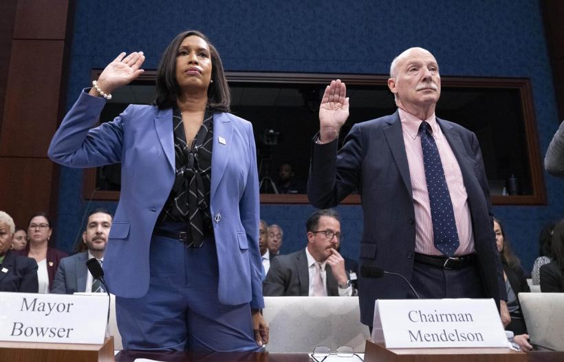 Primarul orașului Washington este anchetat pentru o călătorie finanțată de Qatar