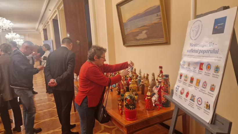 REPORTAJ: Seară de film și spălare de creier la Ambasada Rusiei la București. Reacția publicului român: aplauze frenetice 18979801