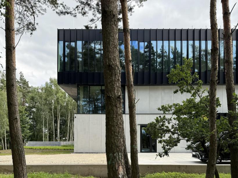 Soluții inteligente pentru optimizarea spațiului cu geamuri balcon glisante