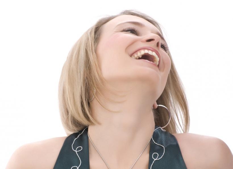 Nu le vei ghici! Aceste 4 zodii par mereu cu 10 ani mai tinere – astrologii dezvăluie de ce!