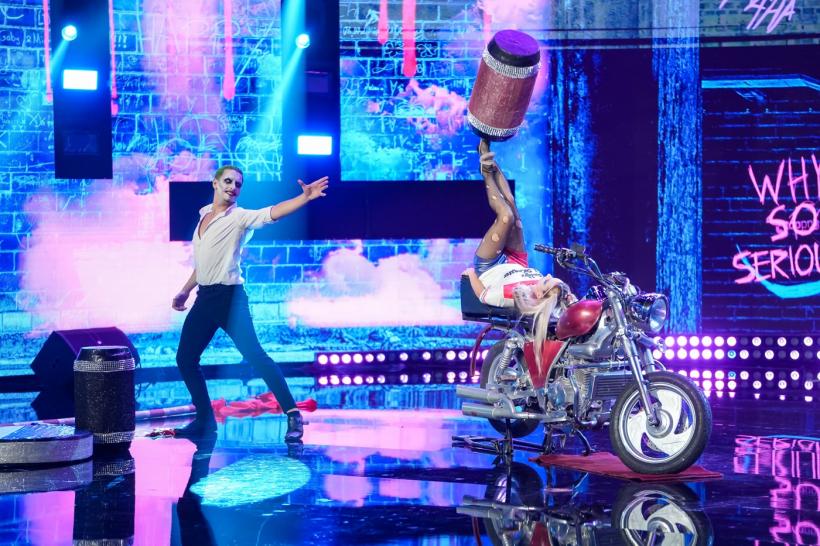 Mamă și fiică intră în competiție directă pe scena The Ticket 18980017