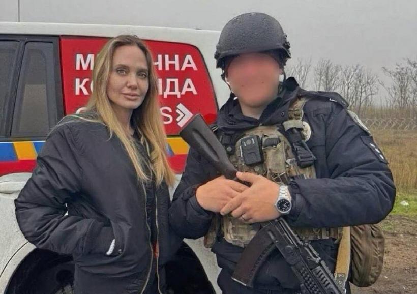 O dronă rusească a zburat deasupra Angelinei Jolie în timpul vizitei sale în Ucraina