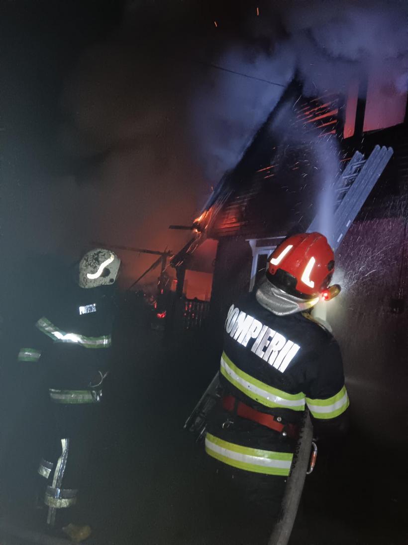 Tragedie la o pensiune din Suceava: o persoană a murit într-un incendiu puternic