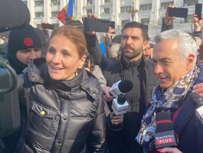 Anca Alexandrescu candidata susținută de AUR, la Primăria Capitalei se plânge că e urmărită