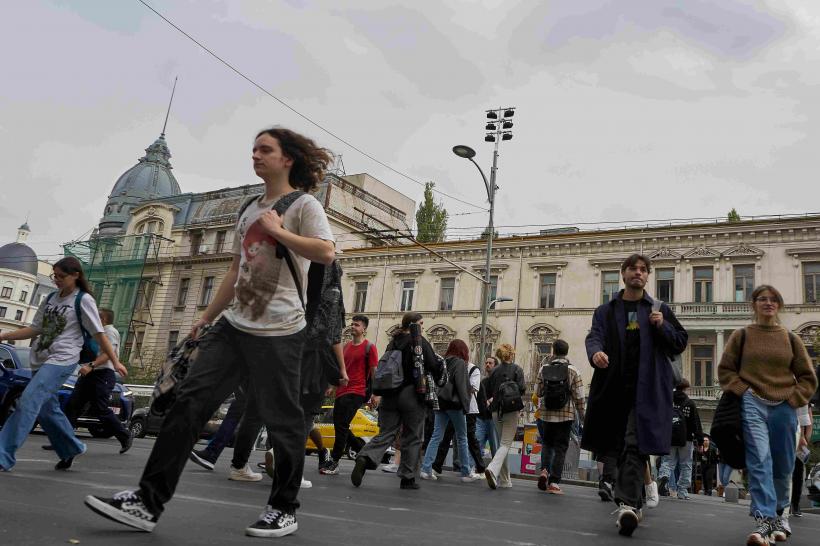 Prime de peste 1.000 de lei lunar pentru tinerii care se angajează pentru prima dată