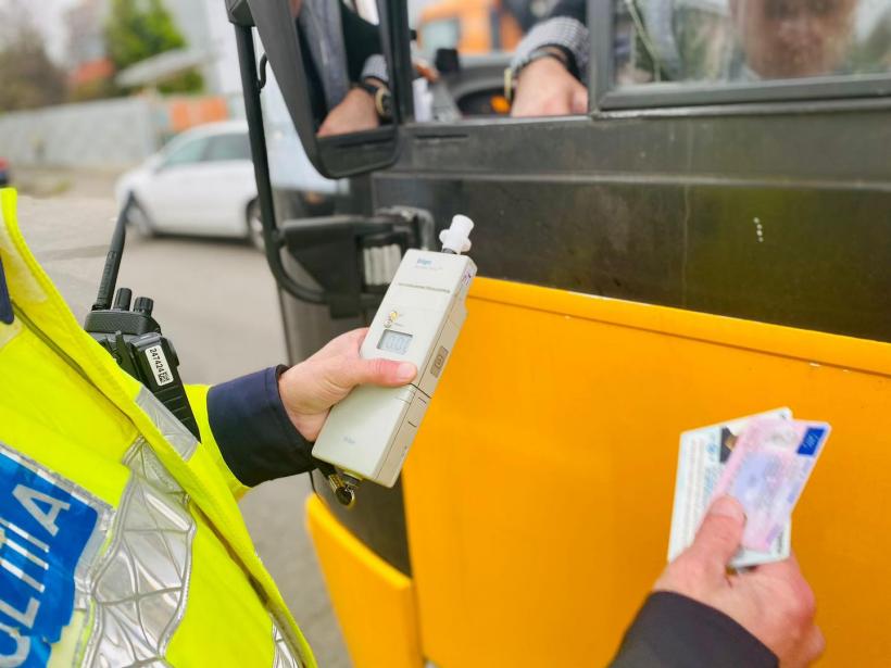 Noi reguli la controalele rutiere! Șoferii pot fi amendați cu până la 1.160 lei dacă uită aceste documente