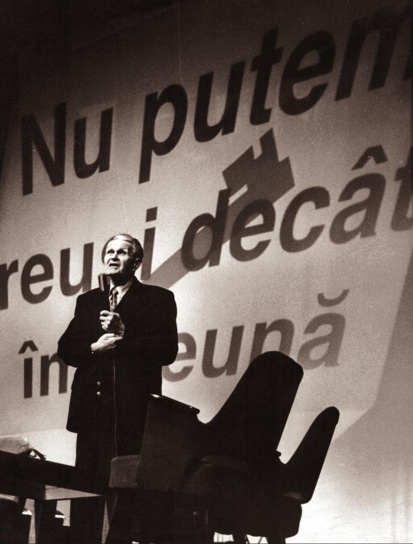 Corneliu Coposu, busola morală a României postdecembriste 18980274