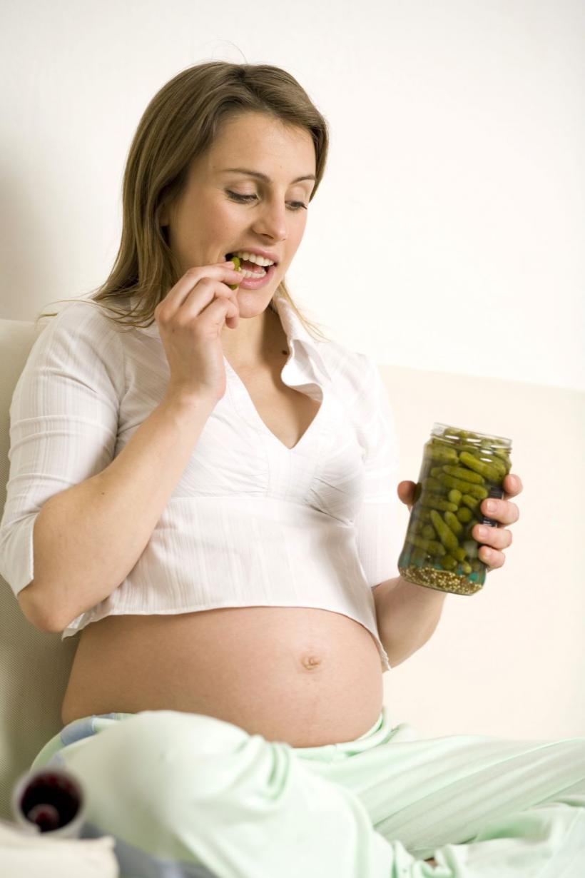 Murăturile – deliciul care îți curăță organismul! Ce se întâmplă dacă mănânci zilnic castraveți și varză murată