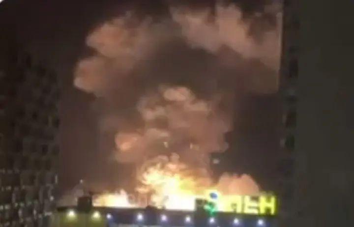 „Foc și haos la Marea Neagră!” Explozii uriașe în portul rusesc Novorossiisk după un atac masiv cu drone ucrainiene