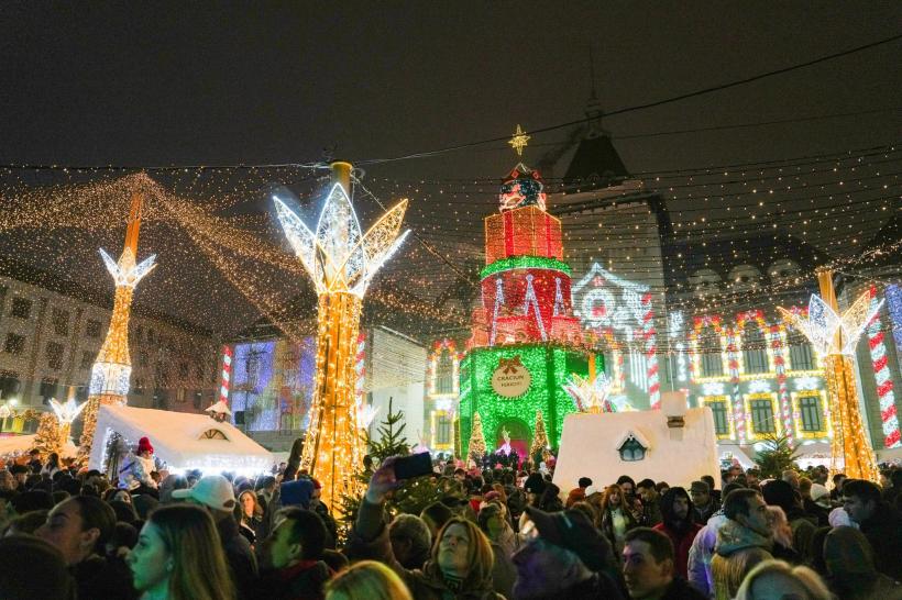 Atmosferă de basm la Craiova și Sibiu: Târgurile de Crăciun s-au deschis 18981095