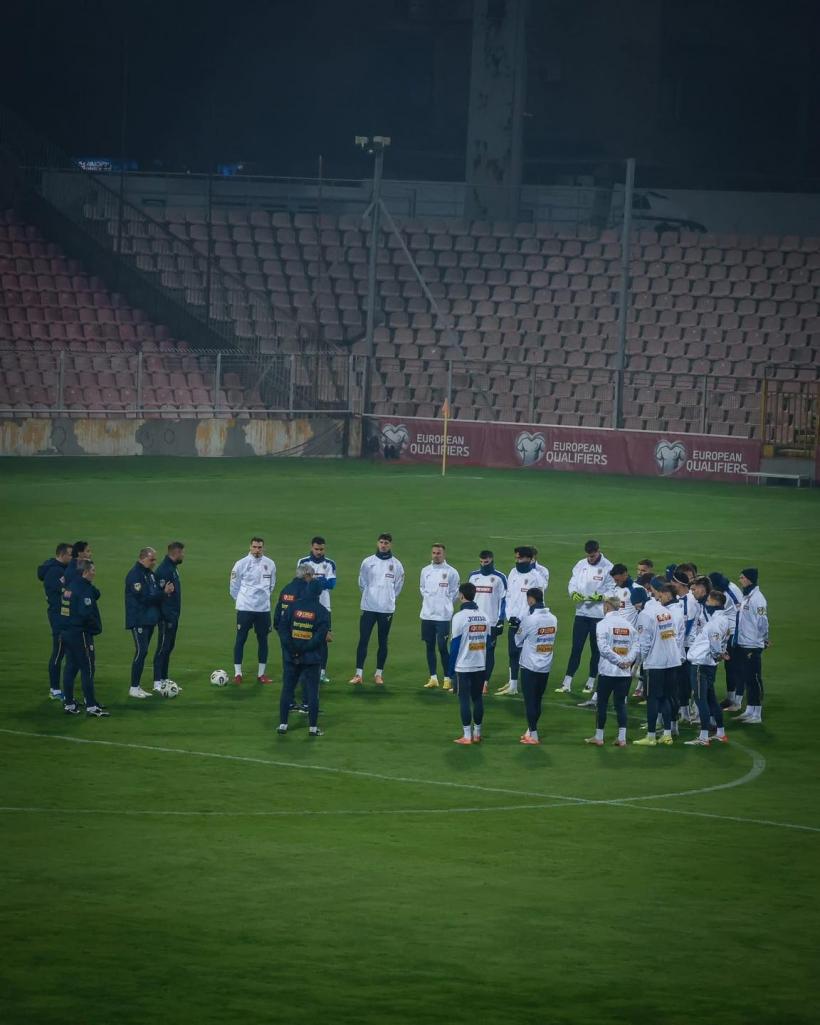 Hai, România! Naționala întâlnește azi Bosnia. Militarii din Sarajevo i-au vizitat pe tricolori