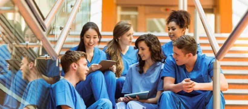 Emoții pentru viitorii medici. Peste 10.000 de candidați susțin examenul de rezidențiat. Ministrul Rogobete: Fără voi, sistemul de sănătate nu poate funcționa