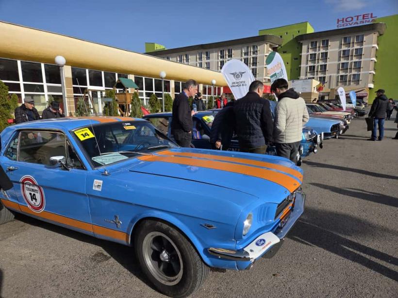 Totul pe noapte X Tommy Hilfiger 2025 – Primul raliu de regularitate nocturn cu autovehicule istorice din România a luat startul pe 15 noiembrie!  18981178