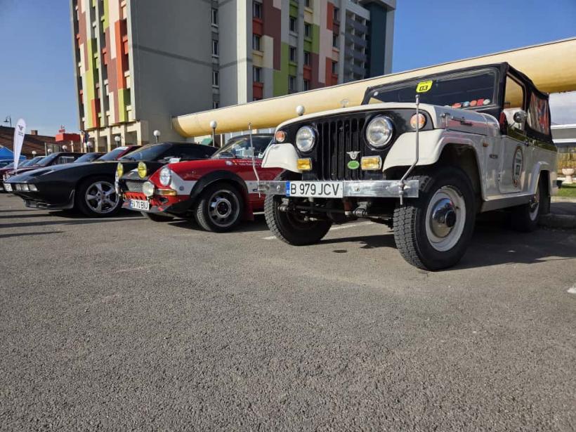 Totul pe noapte X Tommy Hilfiger 2025 – Primul raliu de regularitate nocturn cu autovehicule istorice din România a luat startul pe 15 noiembrie!  18981183