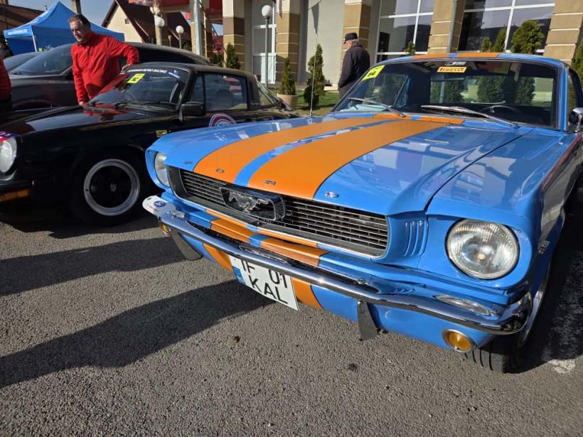 Totul pe noapte X Tommy Hilfiger 2025 – Primul raliu de regularitate nocturn cu autovehicule istorice din România a luat startul pe 15 noiembrie!  18981184