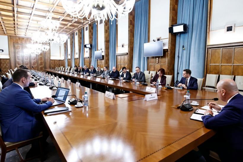 Liderii coaliției se reunesc luni seara pentru o decizie în privința pensiilor magistraților 