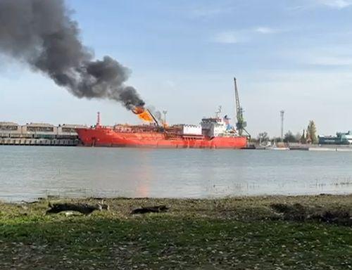 Pericol iminent de explozie! O navă cu GPL, lovită de dronă pe Dunăre. O localitate din România este evacuată