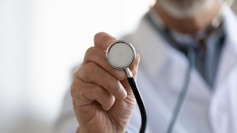 De ce vor tinerii medici să plece din România? Adevărul surprinzător despre sistemul medical