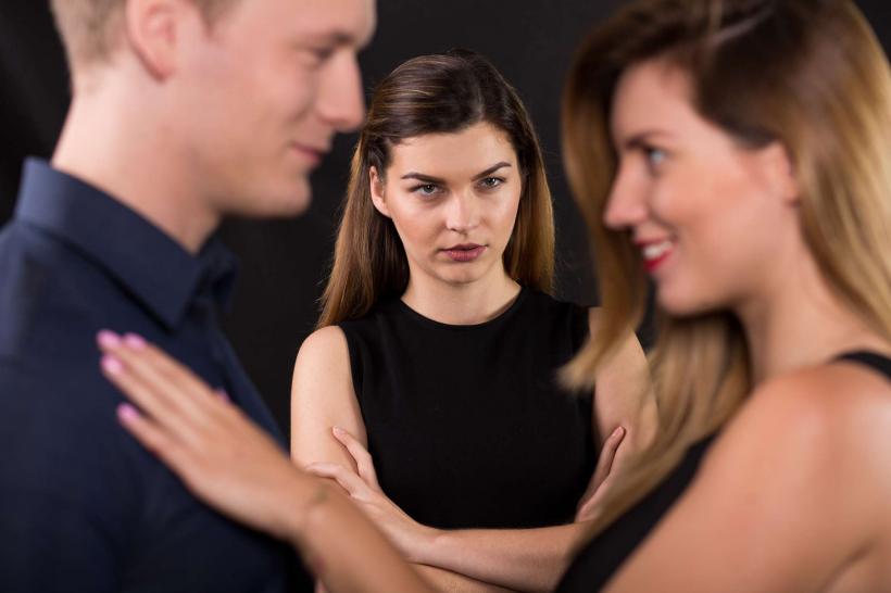 5 profesii care predispun la infidelitate. Joburile care favorizează aventurile extraconjugale