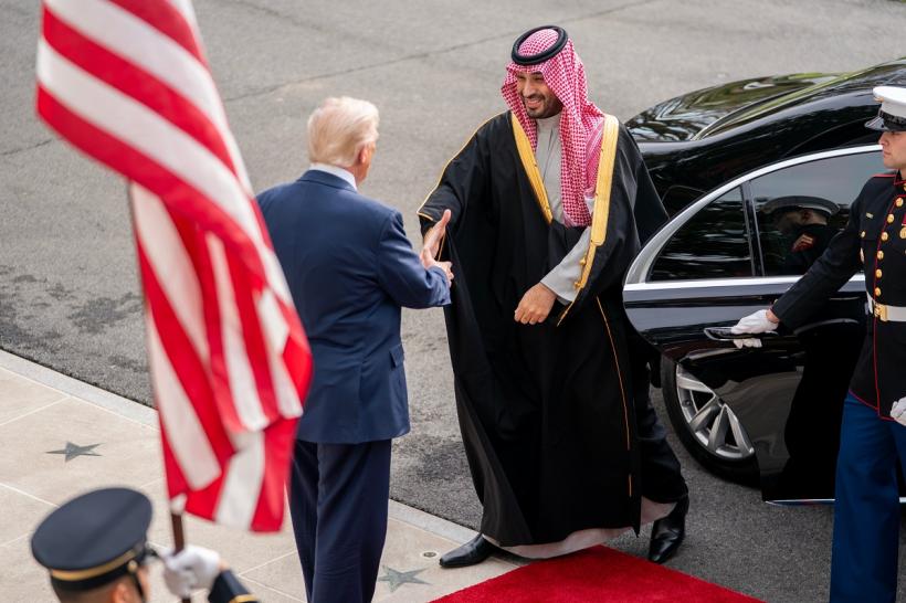 Trump îl apără pe Mohammed bin Salman, care ar fi aprobat asasinarea jurnalistului Khashoggi  18981646