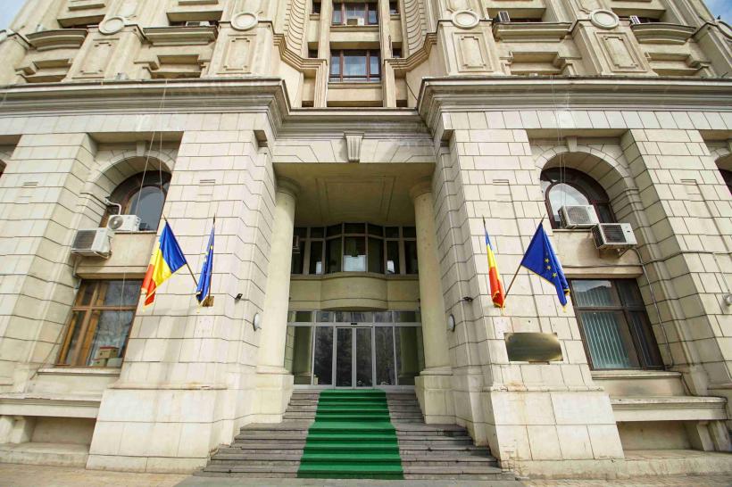 Ministerul „austeriterității”, condus de Cseke Attila, face cea mai costisitoare achiziție de tonere din ultimii patru ani 18981792