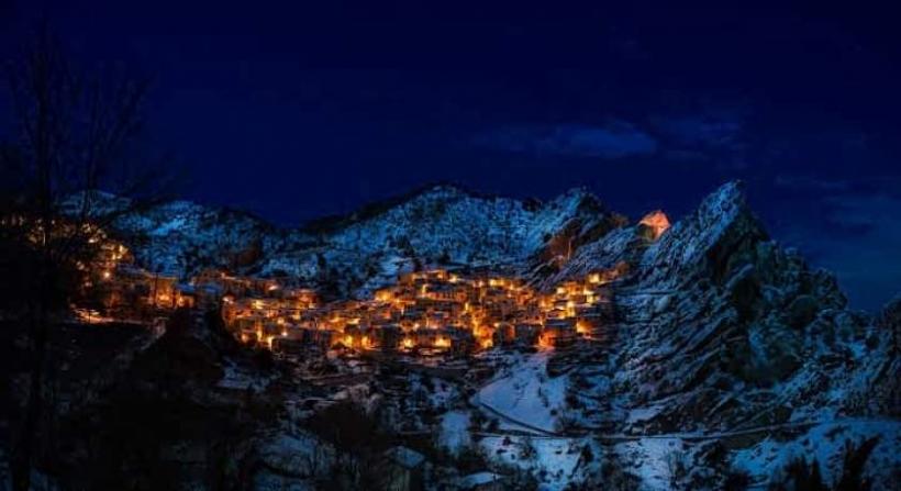 Noaptea polară într-un oraș din Alaska: Viața și provocările oamenilor care trăiesc două luni în întuneric