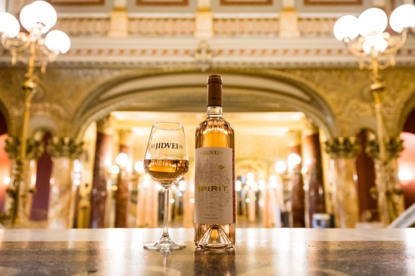 Francezii dedică un festival culturii române. Jidvei aduce un omagiu spiritului românesc prin lansarea colecției „Spirit”, în premieră la Paris