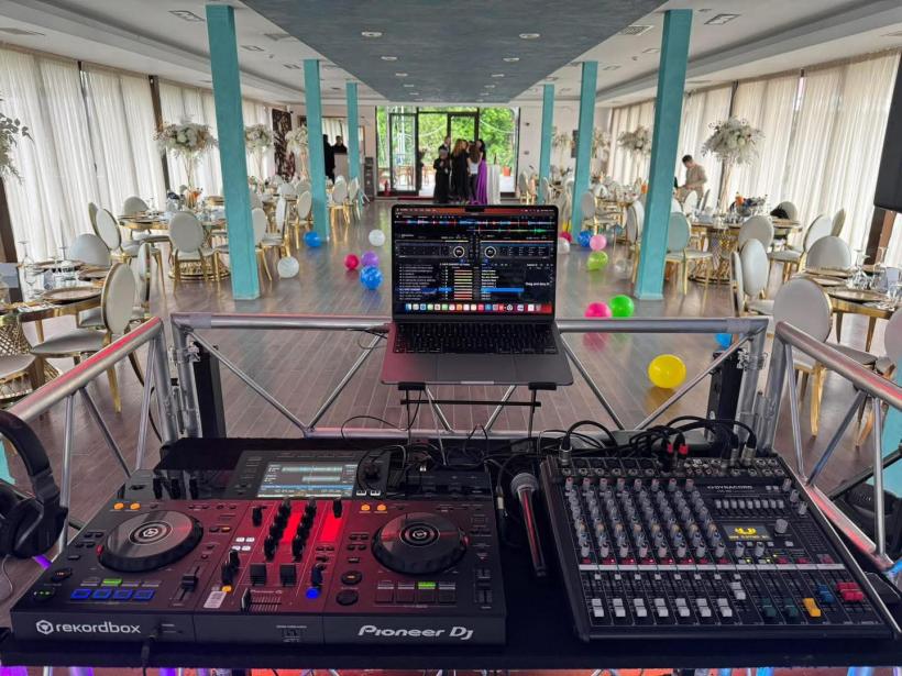 Labirintul Artei în 7 zile, la București 18981994