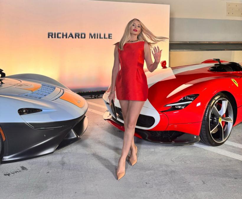 Mădălina Bălan păşeşte în universul bijuteriilor pe patru roţi. Antena Stars, singura televiziune din România cu acces la Wynn Car Show 18981976