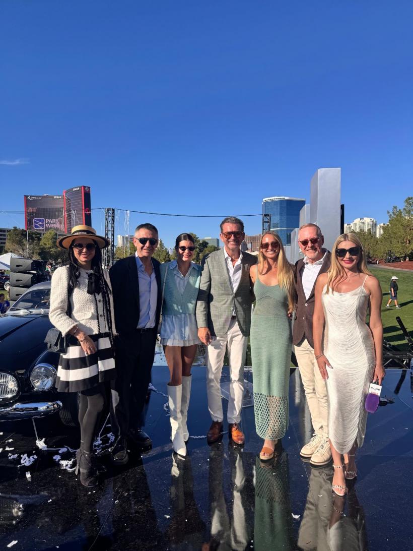 Mădălina Bălan păşeşte în universul bijuteriilor pe patru roţi. Antena Stars, singura televiziune din România cu acces la Wynn Car Show 18981977