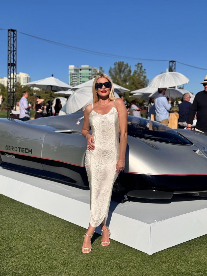 Mădălina Bălan păşeşte în universul bijuteriilor pe patru roţi. Antena Stars, singura televiziune din România cu acces la Wynn Car Show 18981978