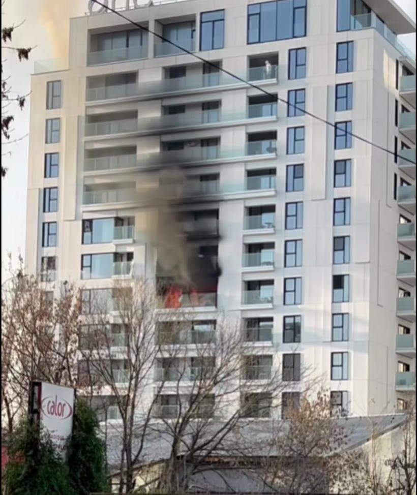 Incendiu cu degajări mari de fum la un apartament din sectorul 5, București