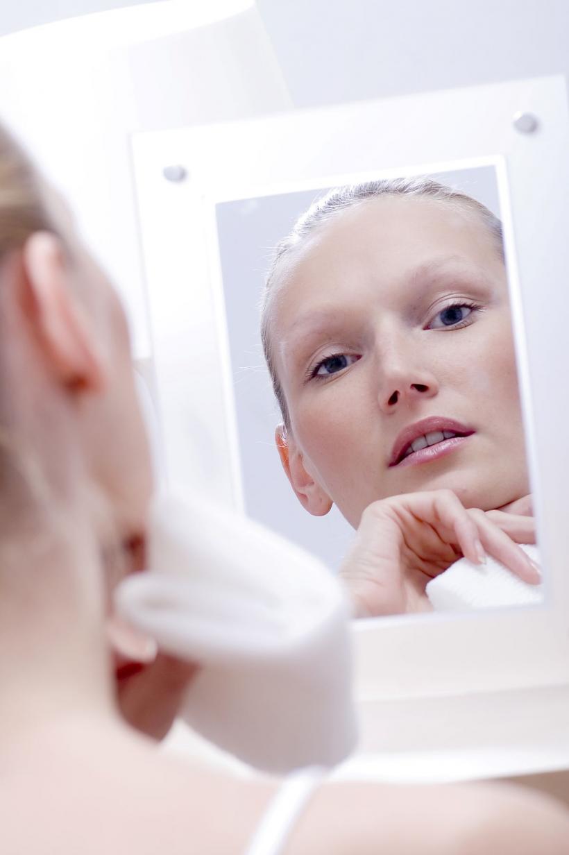 Remedii naturale rapide pentru buze uscate și crăpate 