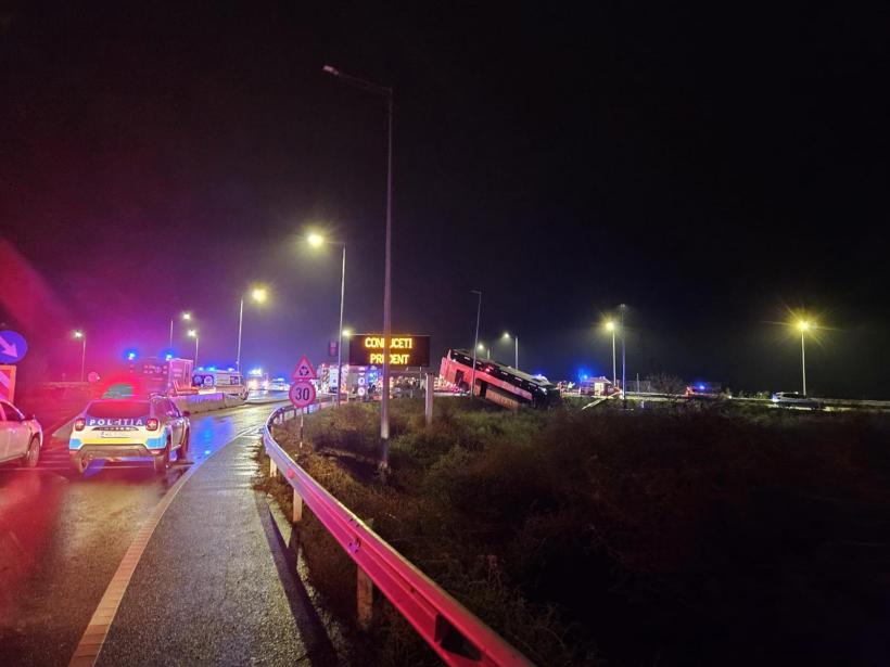 Plan Roșu de Intervenție la Brăila: Autobuz cu 24 de pasageri răsturnat în mijlocul șoselei! 18982398