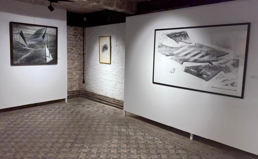 Scemtovici & Benowitz Gallery prezintă a treia ediție a expoziției anuale „Contemporary Drawing in Romania – 2025, DESE/M/NE ale timpului” 18982314