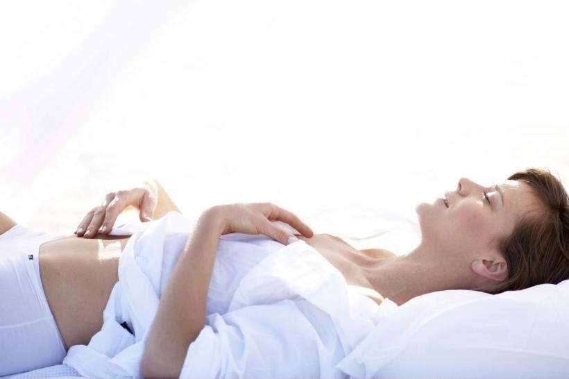 Exercițiul care te face să dormi ca un prunc! Cercetătorii au descoperit soluția surpriză