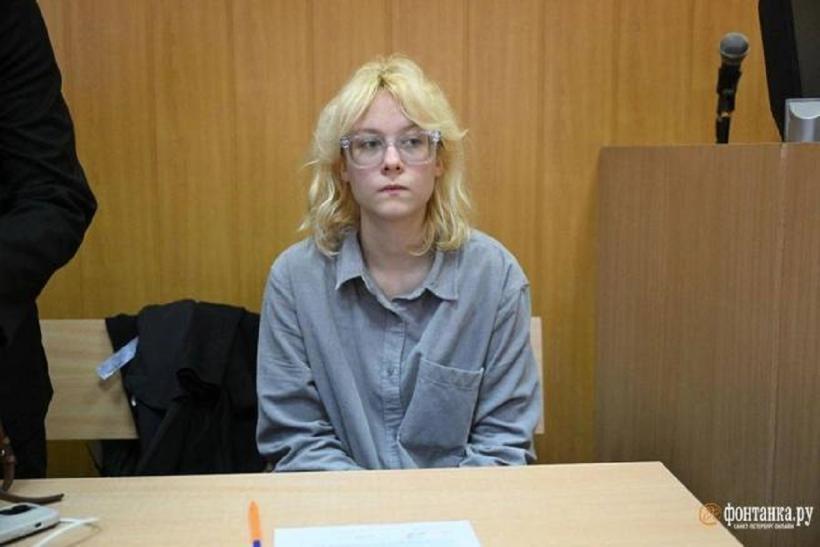 Cântăreața Diana Loginova ar fi fugit din Rusia imediat după eliberarea din închisoare