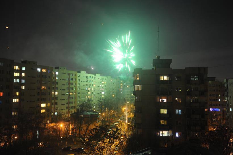 Peste 9.000 de bucureșteni cer interzicerea petardelor și artificiilor de Revelion în Capitală